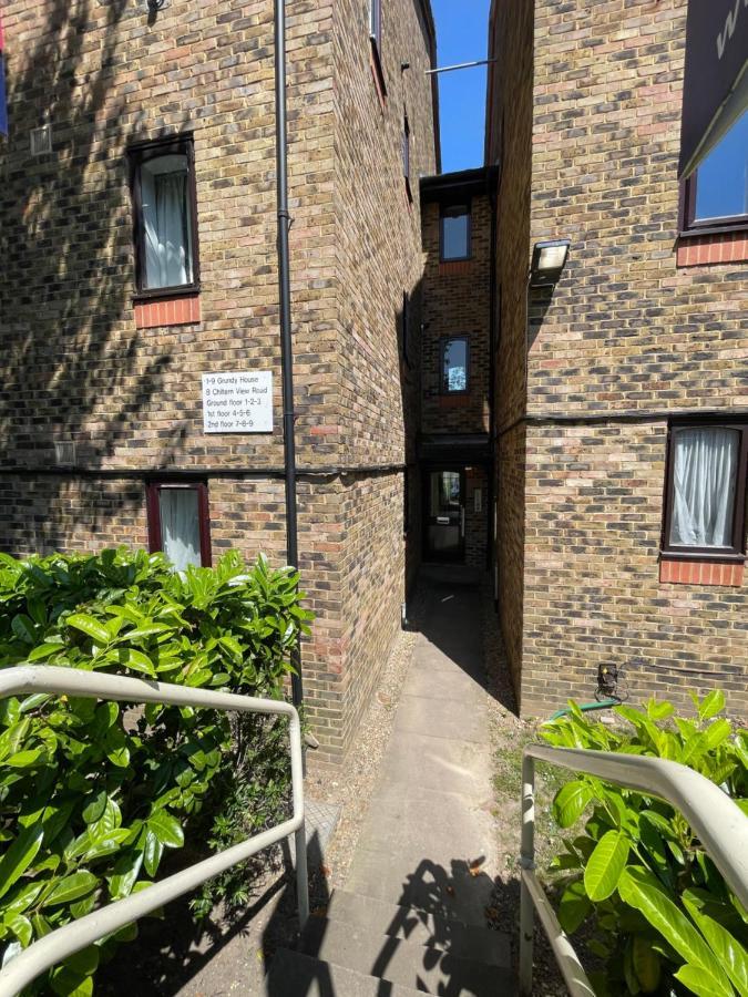 Grundy House Uxbridge Exterior foto